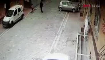 Çocukların top oynamasına sinirlendi: Pompalı tüfekle dehşet saçtı
