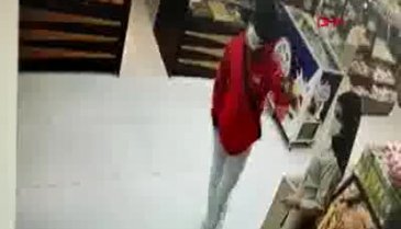 Yardım bahanesiyle otomobili çaldı