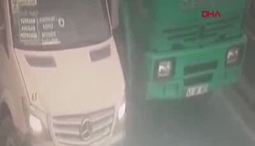 Minibüsçü aynasını kıran kamyoncuyu kovaladı