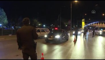 Bursa'da cadde ve sokaklar sessizliğe büründü