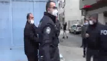 Bursa'da linç edilmekten polis kurtardı