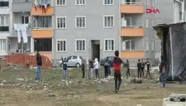 Bursa'da kısıtlamayı ihlal eden çocukların polisten kaçtığı anlar kamerada