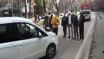 Bursa'da polisten kaçmaya çalışan şüphelilerin aracından uyuşturucu çıktı