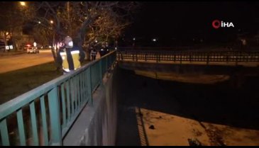 Bursa'da telefon sevdasına dereye düştü, ayağını kırdı