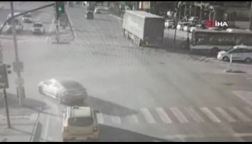 Bir kahraman otobüs şoförü de Bursa'dan! Ambulansa yol vermek için...