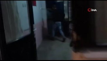 Bursa'da kısıtlamada Pitbull korumalı kumarhaneye baskın kamerada