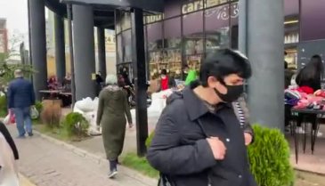 Bursa'da virüse rağmen ucuz alışveriş kuyruğu! (ÖZEL HABER)&nbsp;