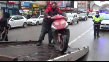 Bursa'da evrakları eksik olan hurdacının ekmek teknesi bağlandı