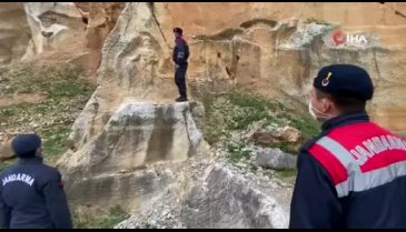 Bursa'da bin yıllık Herkül'ü delik deşik edip asasını çaldılar