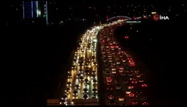 Bursa'da kısıtlamaya dakikalar kala trafikte yoğunluk