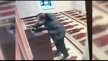 Bursa'da cami kasasından özel aparatla para çalan şahıs yakalandı!