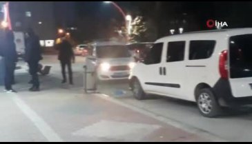 Çorum'da dolandırıcılar gözaltına alınmamak için soyundu!