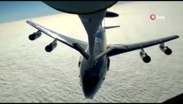 Türk uçağından NATO uçağına yakıt ikmali