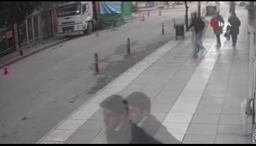 Deprem anında pencereden atladı