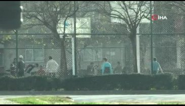 Bursa'da maç yapan gençlerin rahatlığı pes dedirtti