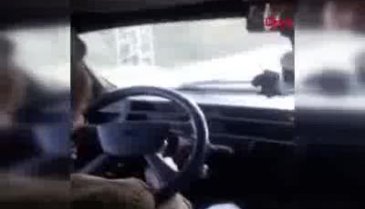 Aracı kurbağacık anahtarıyla kullandı