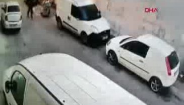 Bursa'da iş yerine hırsız giren arkadaşını ziyarete gitti, otomobilinden çantası çalındı