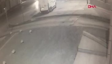 Bursa'da servise çıkan kurye elektrikli bisikletiyle takla attı