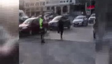 Bursa'da aracı çekilen kadın polis memurlarına hakaret etti