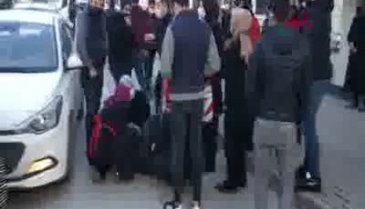 Bursa'da otomobilin çarptığı genç kadın hastanelik oldu