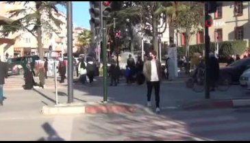 Bursa'da vatandaş yılın son gününde sokaklara akın etti