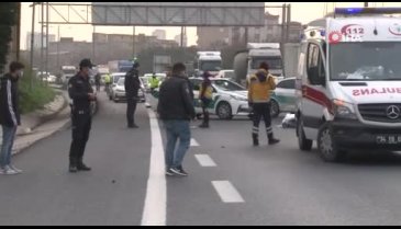 Bunun adı cinayet! Otomobilin önüne saplandı