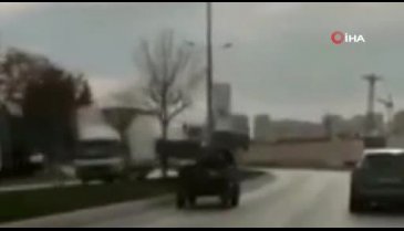 Başıboş at trafiği altüst etti