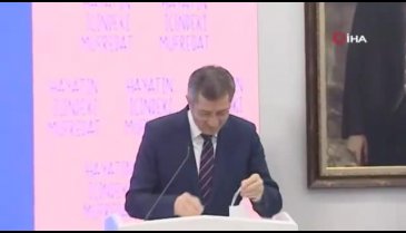 Ziya Selçuk "Hayatın İçindeki Müfredat" el kitabını tanıttı