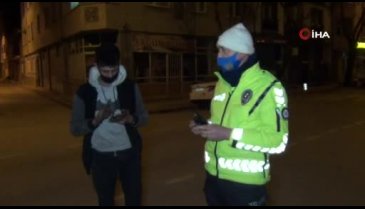 Bursa'da kısıtlamada ellerindeki yağ ceza yemekten kurtardı