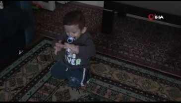 Bursalı Mahmut Efe'nin bir eli dev gibi, diğeri küçücük