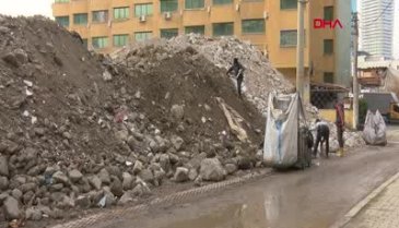 İki grubun taşlı-sopalı 'hurda' kavgası