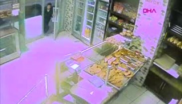 Bursa'da 30 saniyede gerçekleşen telefon hırsızlığı kamerada