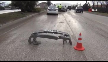 Bursa'da ağaç karşı şeride geçmesini engelledi, kazada burnu bile kanamadı