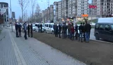 Bursa'da otomobilinin patlatılan lastiğini değiştiren iş adamının 1 milyon 600 bin TL'si çalındı