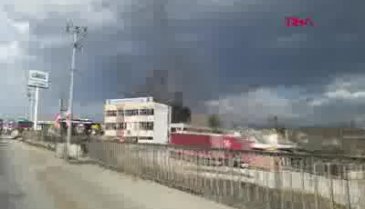 Bursa'da yıkımı yapılan fabrikanın silolarında yangın çıktı