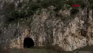Bursa'da Roma dönemine ait oda mezarda patlayıcı için yerleştirilmiş kablolar bulundu
