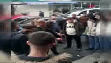 İki arkadaş birbirini bıçakladı