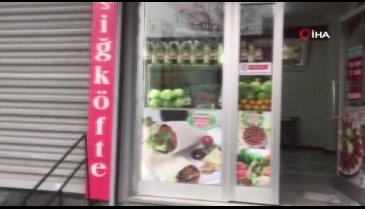 Kısıtlama engel dinlemiyor! Çiğköfteci görünümlü kuaför