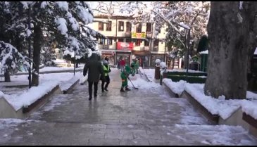 Bursa Osmangazi'de 350 kişilik kar timi görev başında