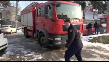Bursa'da itfaiye ekipleri sokağa zor girdi!