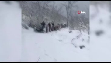 Bursa'da karda traktörlerle drift yaptılar