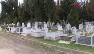 Bursa'da hayatını kaybeden Ercan Yalçıntaş, babasının mezarına defnedildi