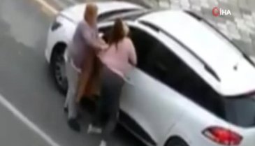 Genç kadın elinde bıçakla terör estirdi