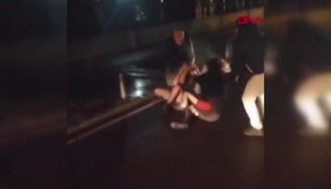 Trans birey ile genç kadın, saç saça baş başa kavga etti