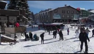 Kısıtlamaya saatler kala Bursa Uludağ'da pistler doldu taştı