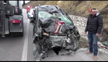 Çocuklarını askeri birliğe teslim eden aile dönüş yolunda kaza yaptı! 3 ölü