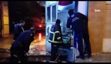 Bursa Orhangazi'de bir markette yangın çıktı