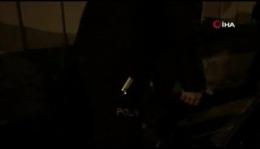 Bursa'da kısıtlamayı delen genç kadın, polise kimlik vermemek için böyle direndi
