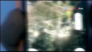 Bursa'da tipi ve fırtınada Uludağ'ın zirvesine çıkmaya çalışan dağcıyı ölümden jandarma kurtardı
