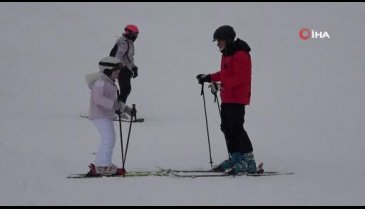 Bursa Uludağ'da kayak malzemeleri tek tek dezenfekte ediliyor